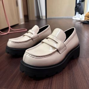 Vagabond Jeff Loafer White